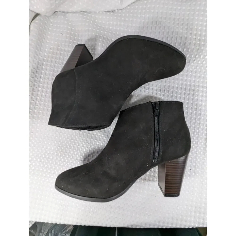 NWOT-1 SHOW! OLD NAVY! BLACK VEGAN SUEDE MICROFIBER CHUNKY HEEL BOOTS! SZ 8M